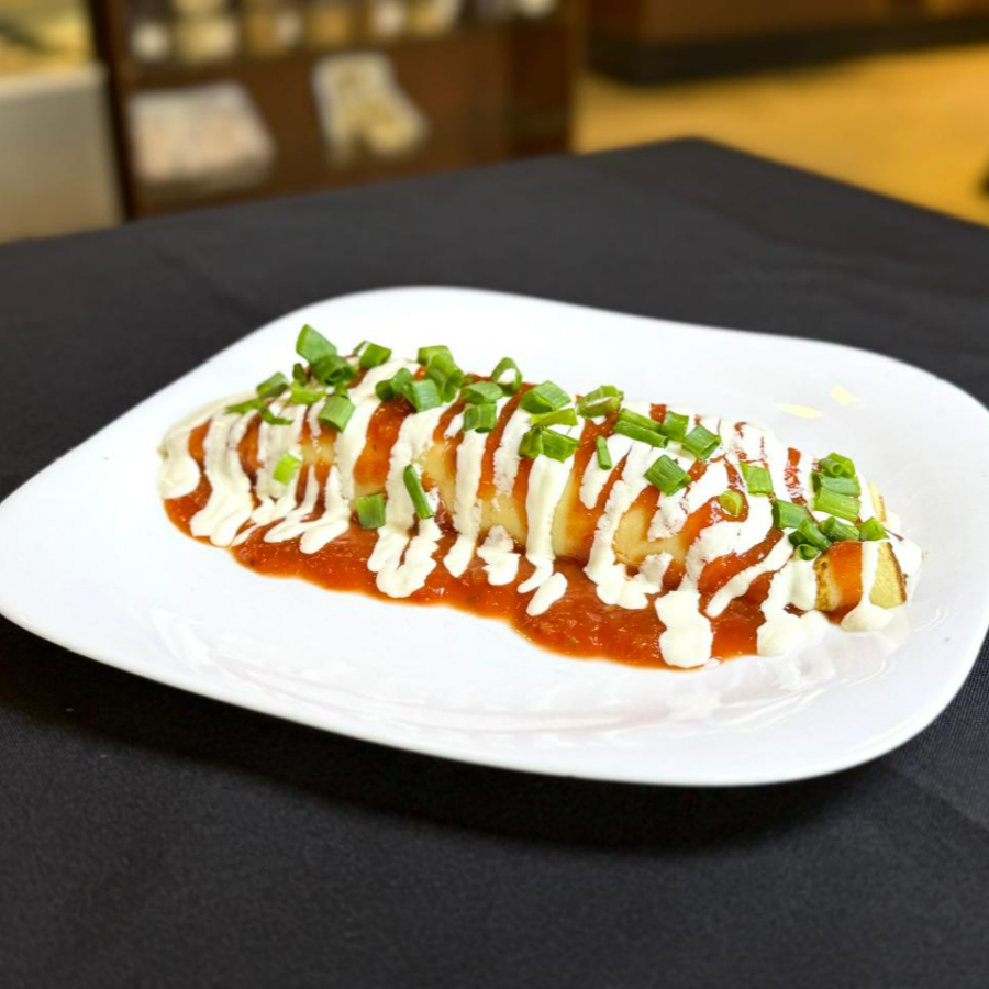 Panqueca da massa leve, Recheada c/ Presunto e Mussarela Derretida, Finalizada c/ Molho de Tomate e Creme de Leite. Leve, Cremosa e Cheio de Sabor!