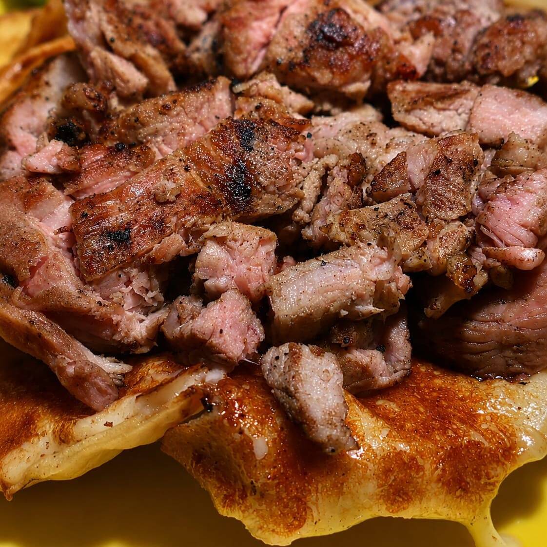 Taco con Queso de Asada o Arrachera