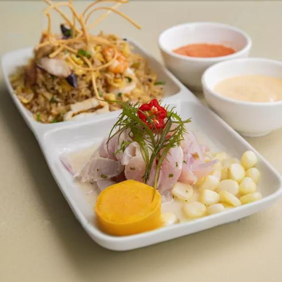 Ceviche de Pescado más Chaufa de Mariscos