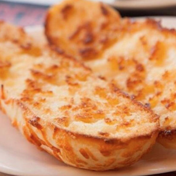 Aqui estão as nossas deliciosas opções matinais. Pães, Baguetes, Ciabattas com Manteiga, Requeijão, Frio ou na Chapa! Clique e conheça as nossas diversas opções!