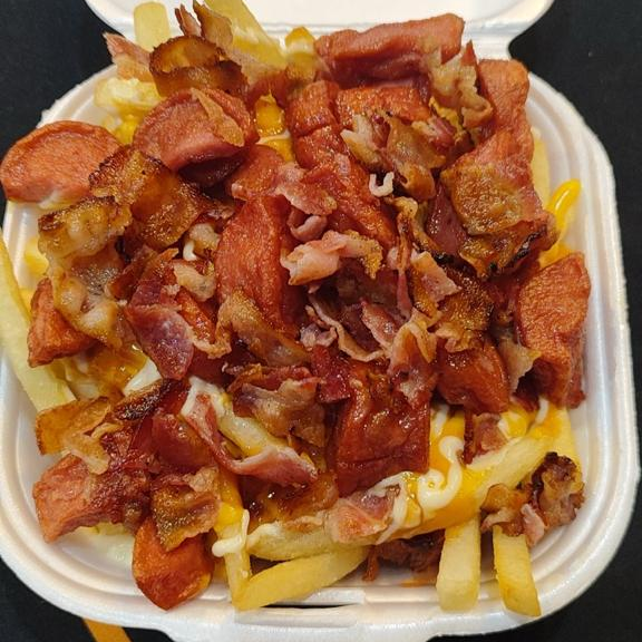papas con salchicha y tocino