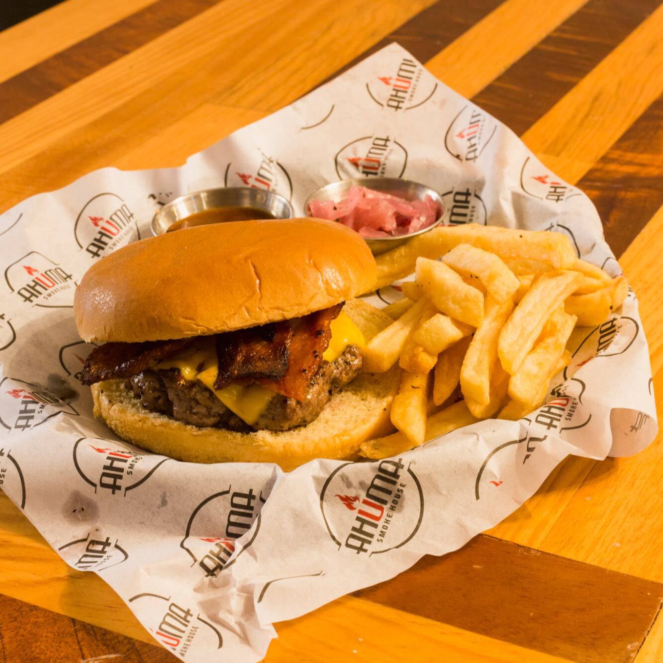 HAMBURGUESA QUESO TOCINO