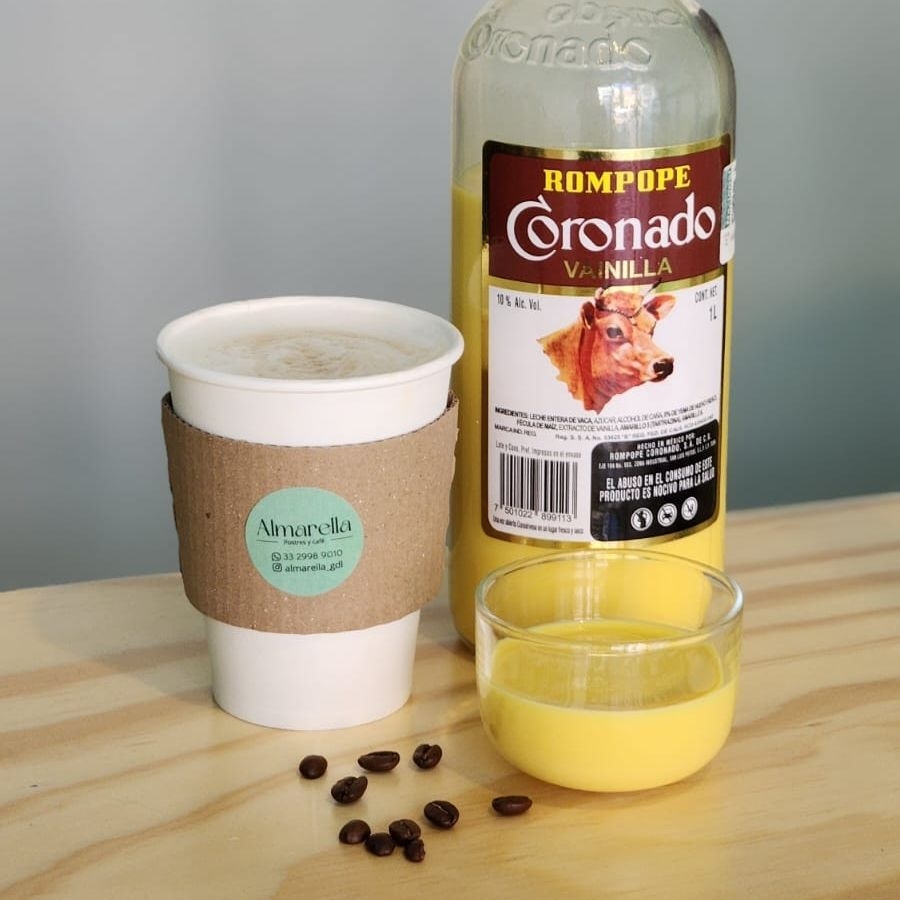 Latte con Rompope