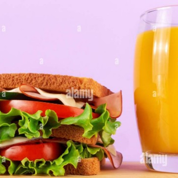 Sandwich de Jamon y Queso +jugo de Naranja