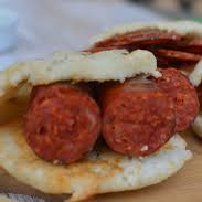 Arepa Con Chorizo y Maíz