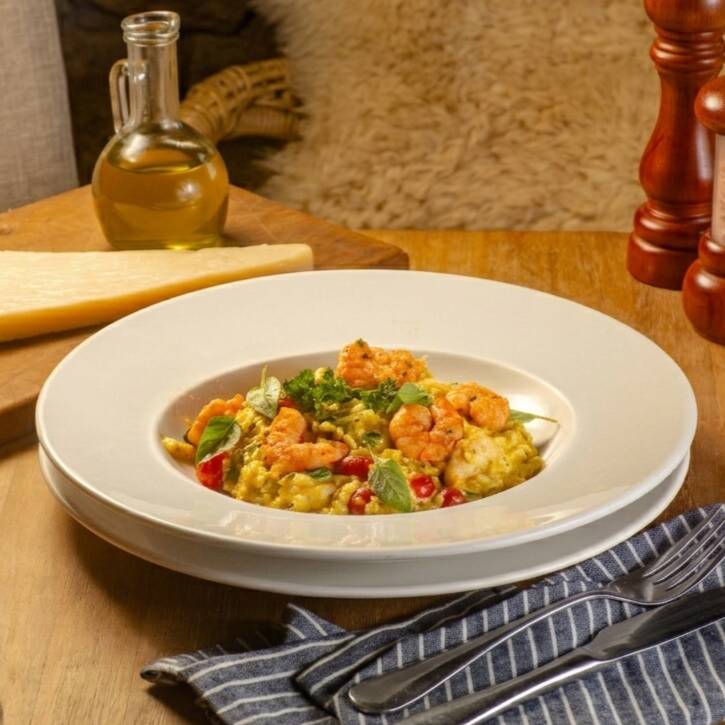 Arroz arbório cremoso preparado com camarões salteados. Realçado pelo toque do açafrão da terra. Acompanha Entrada e Sobremesa Grátis!!!