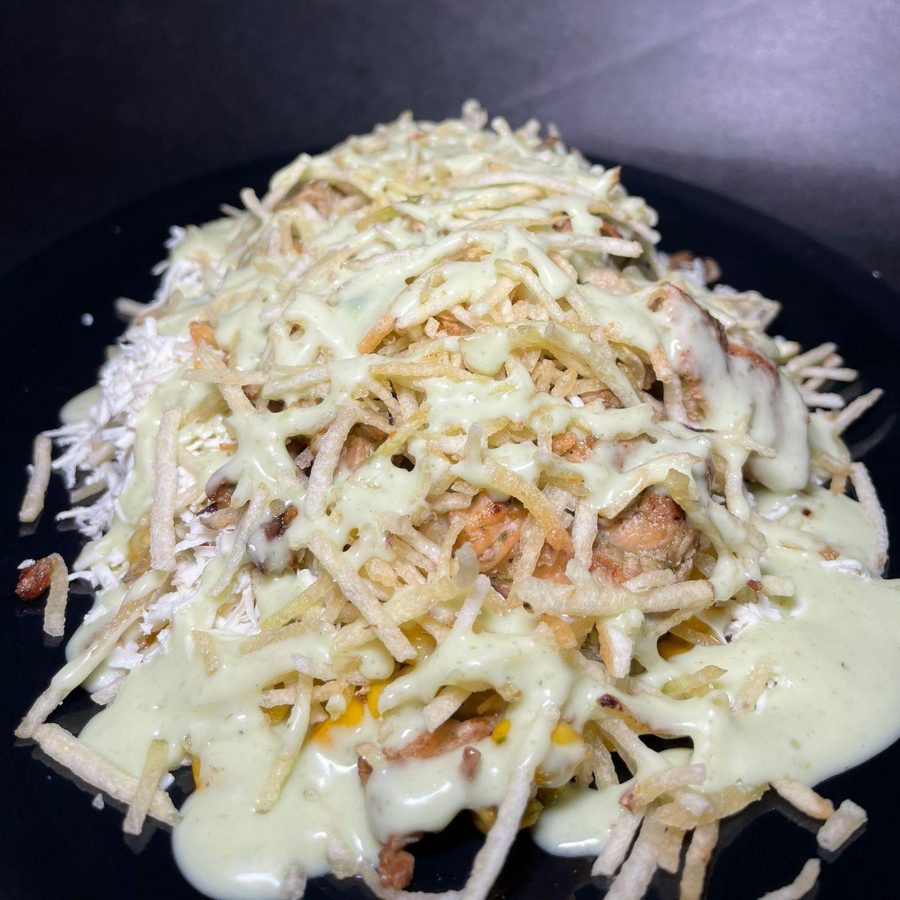 Salchipapa Pollo Suiza