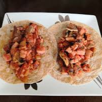 Taco de Chuleta en Chile Guajillo