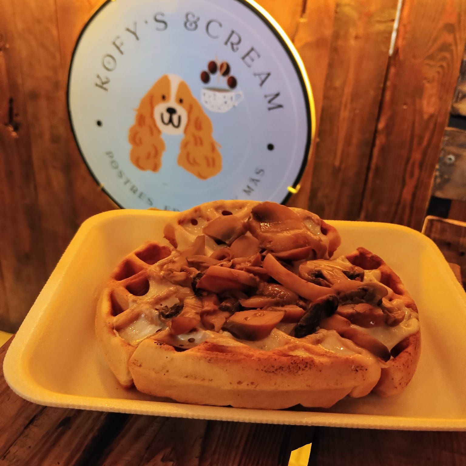 Waffle Champiñones y Manchego