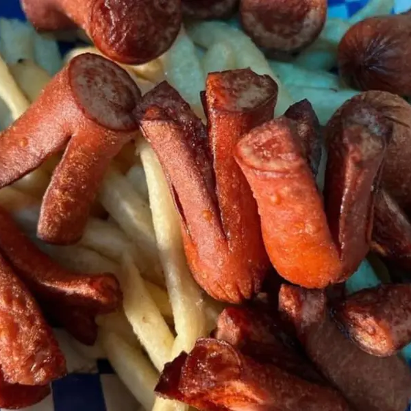 Salchi-papas.