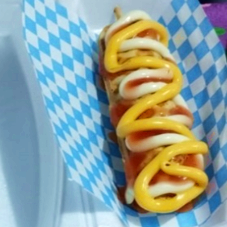 Banderilla Salchicha + Papas a la Francesa
