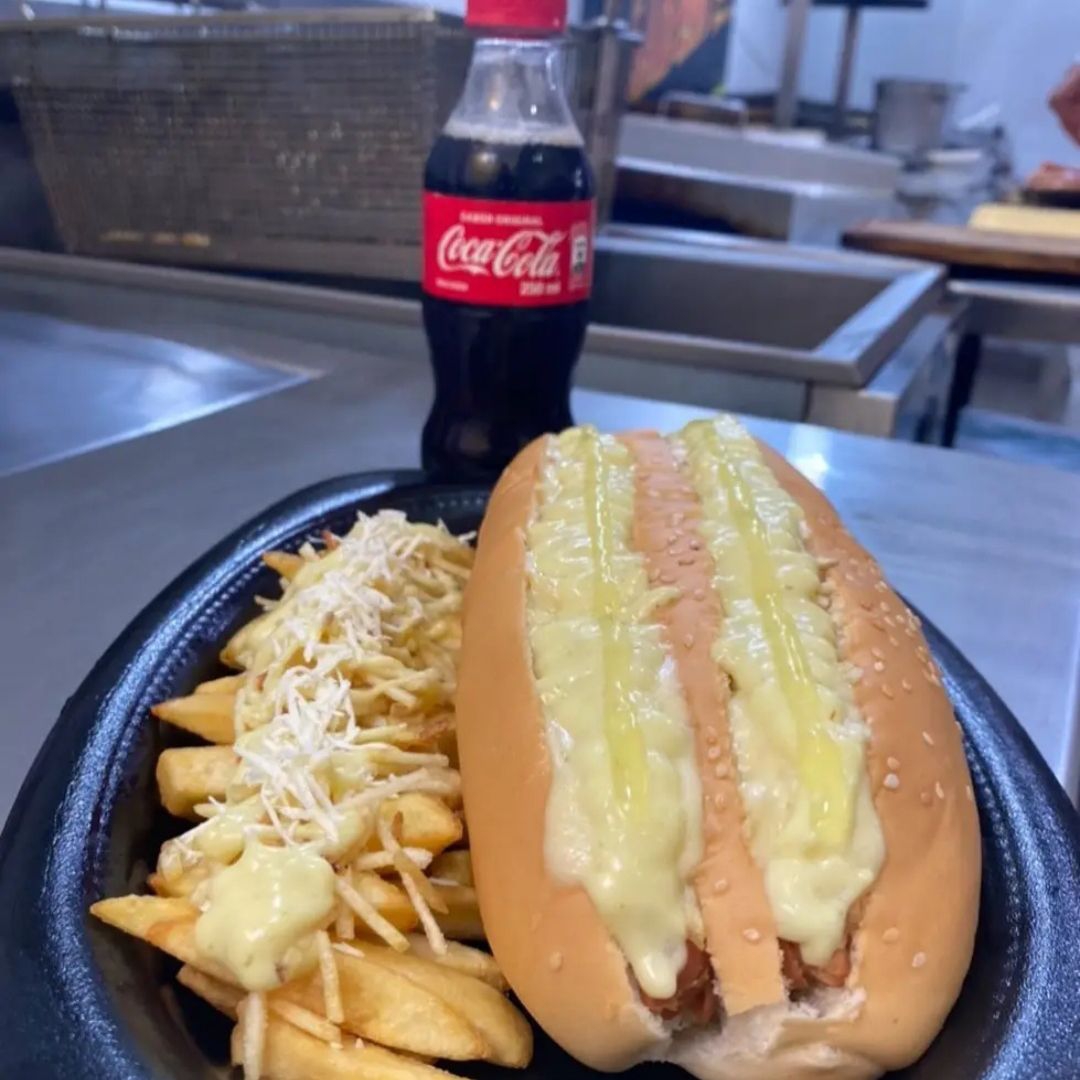 Perro Gemelo Gratinado + Papas