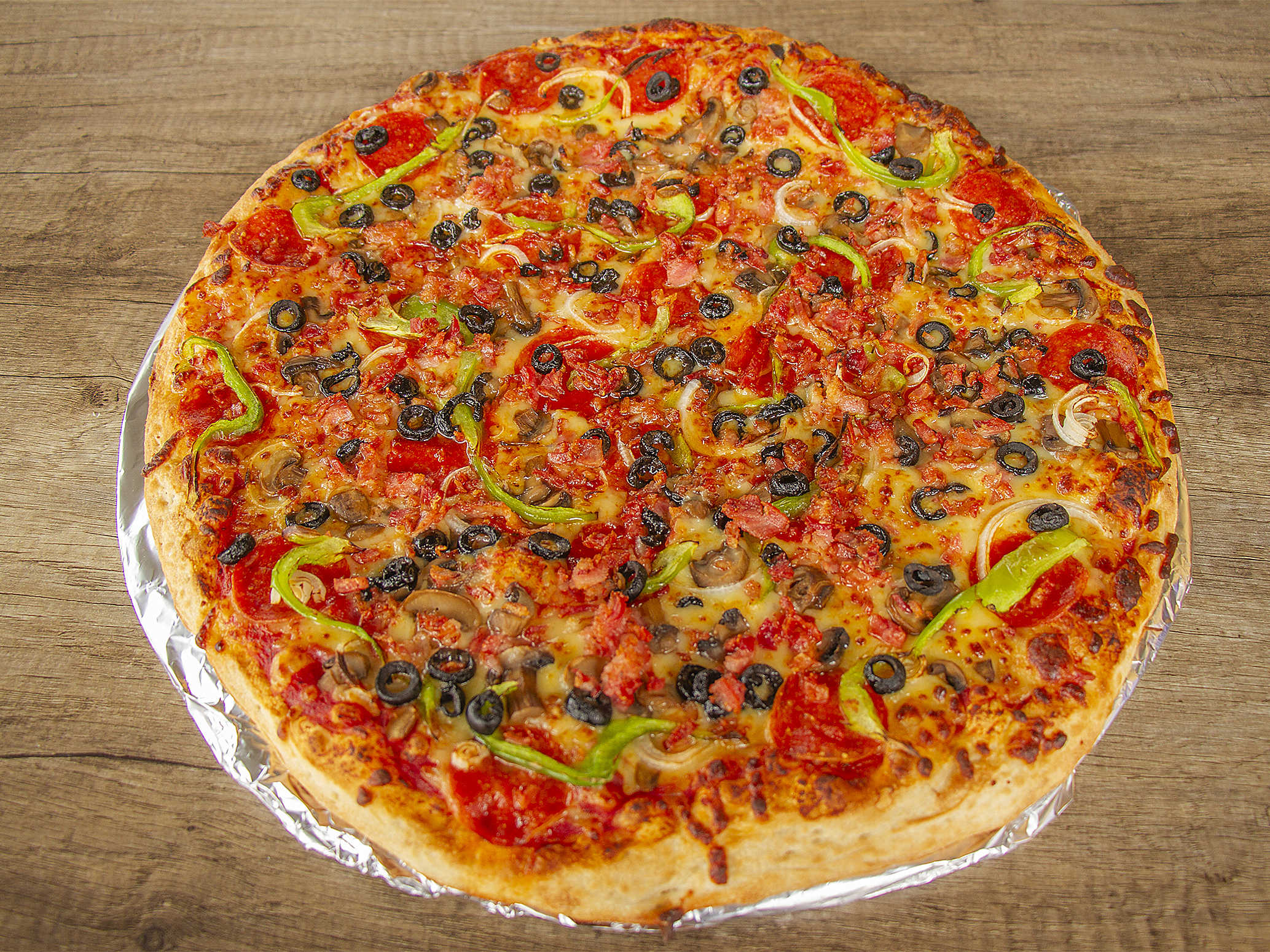 Pizza Familiar + Agua de Sabor Bonafont 1.5L