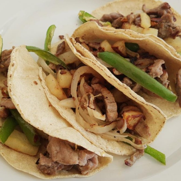Taco de Bistec con Papas
