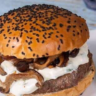 HAMBURGUESA MUSHROOMS + PORCION DE PAPAS A LA FRAN