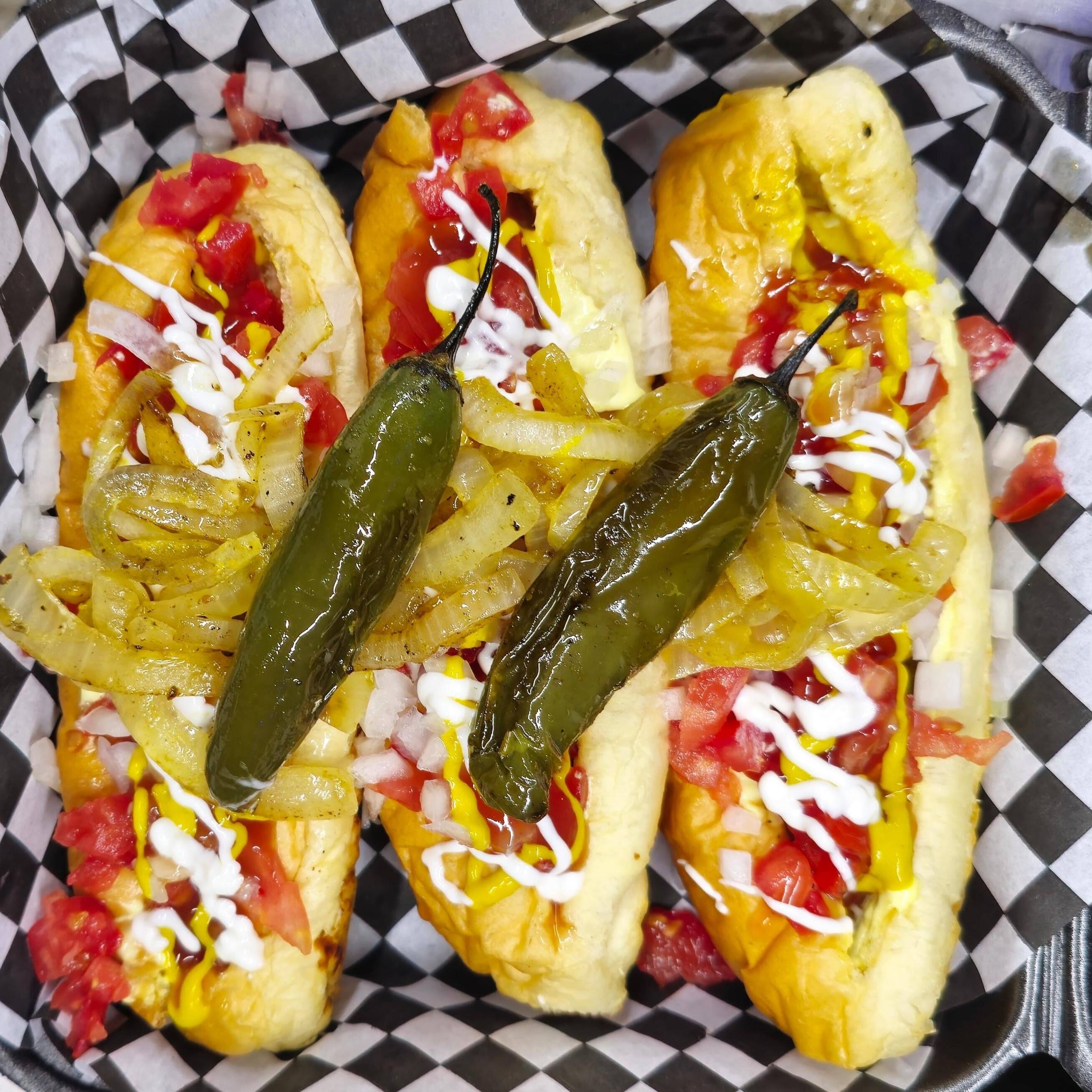 3 Hot dogs de la casa