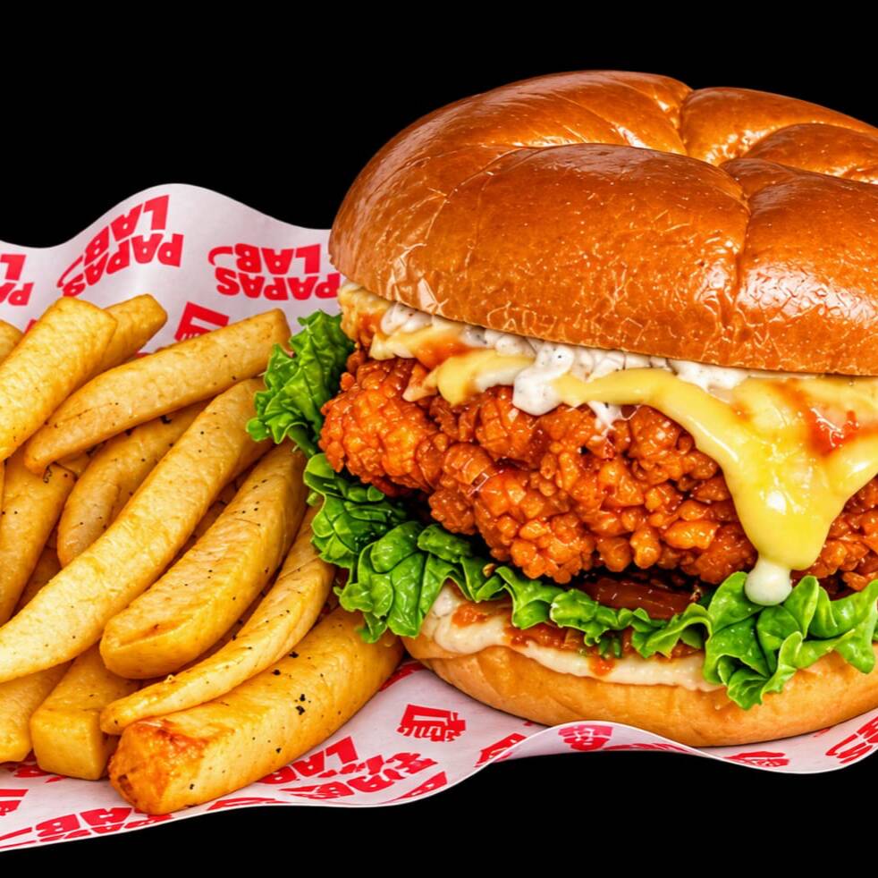 HAMBURGUESA DE POLLO CON TOCINO
