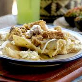 CHILAQUILES VERDES CON MILANESA