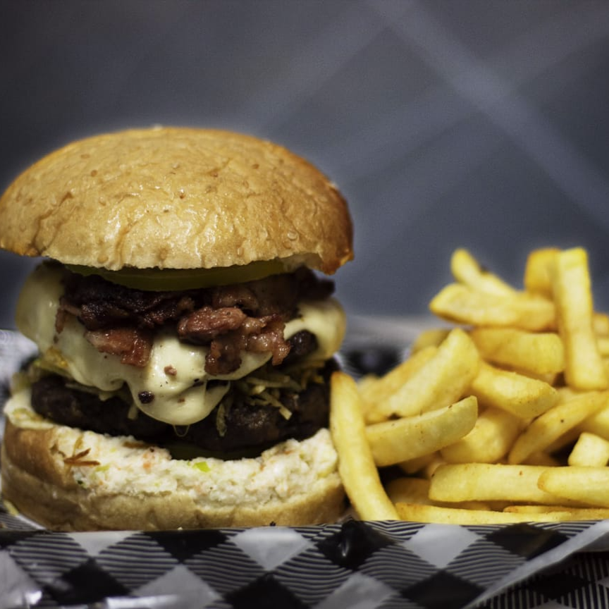 Hamburguesa Súper Especial con Papas🍟