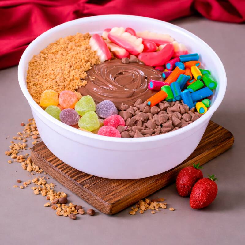 🍧 Marmita de Açaí 1100ml – 8x Complementos Grátis Açaí cremoso, bem gelado e super bem servido! 💜 Ideal pra quem quer muito açaí ou dividir sem culpa 😋 Monte do seu jeito escolhendo 8 complementos grátis e deixe sua marmita ainda mais irresistível. 📦 Tamanho: 1100ml 🔥 Diferencial: porção generosa, textura cremosa e variedade de complementos Trabalhamos com medidas em ml. O peso pode variar conforme os complementos escolhidos.