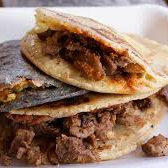 Gordita de Bistec a la Mexicana