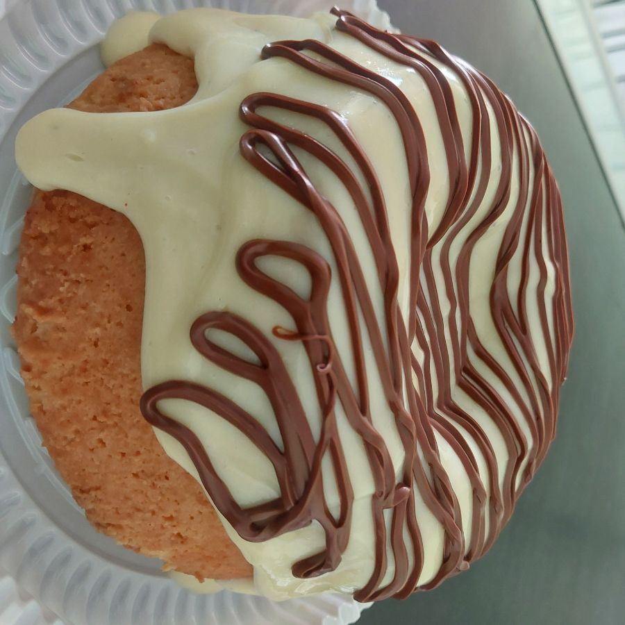 Bolo massa branca molhadinho, ninho e nutella