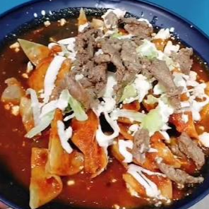 Chilaquiles Rojos Bistec