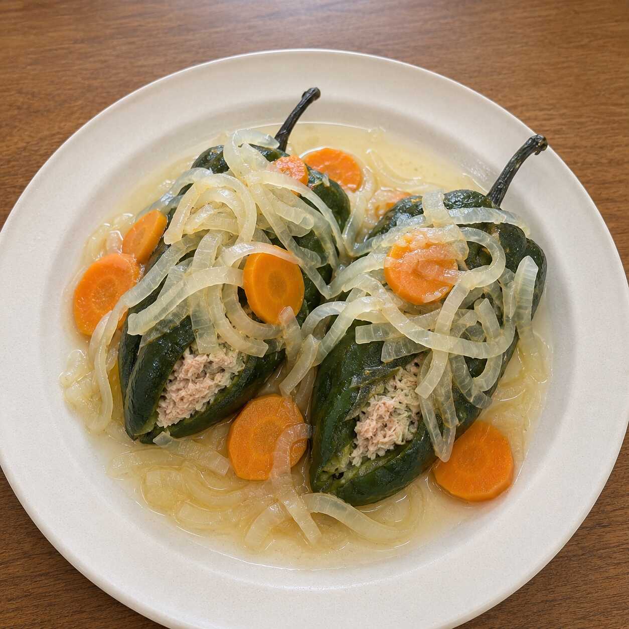 Chiles en Escabeche Rellenos de Atún