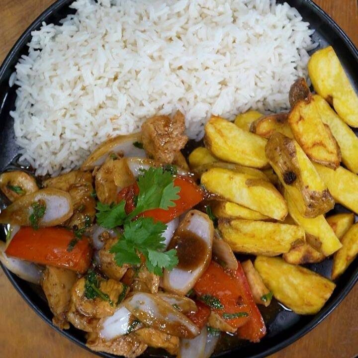 SALTADO DE POLLO