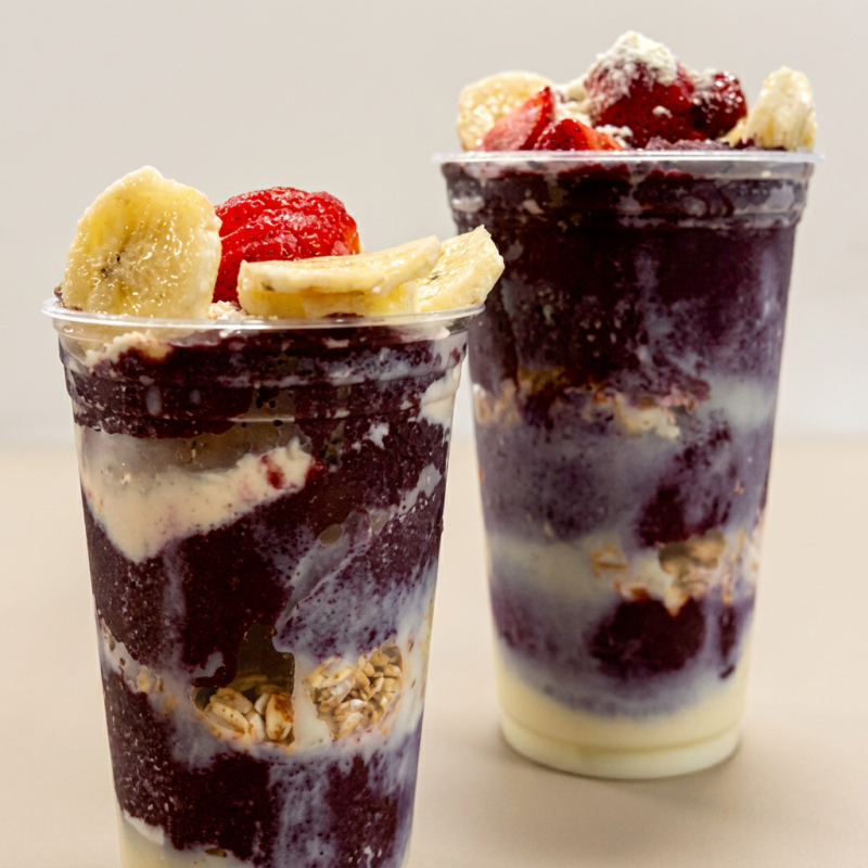 Açaí + 3 complementos grátis.