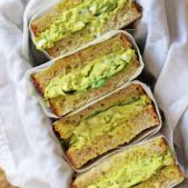 SANDWCHS VEGETARIANO + VAS HORCHATA + BOTANA