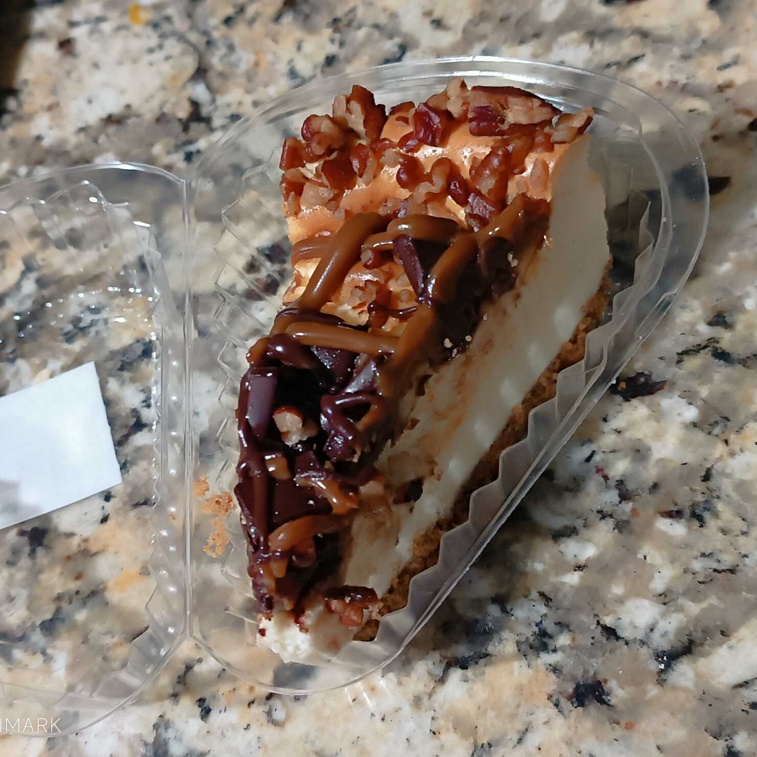 Pay Con Chocolate, Cajeta, Nuez + Café Frio 16 Oz