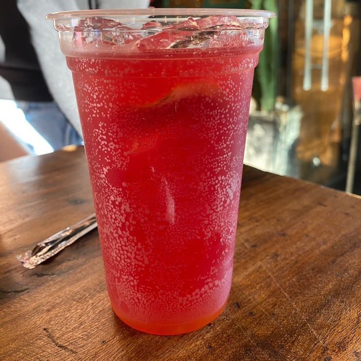 Gin de Melancia Eternity + Gelo de Coco+ Energético Vibe ( Copão DOSE)