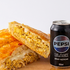 Empadão de bacalhau cremosa + um refrigerante em lata