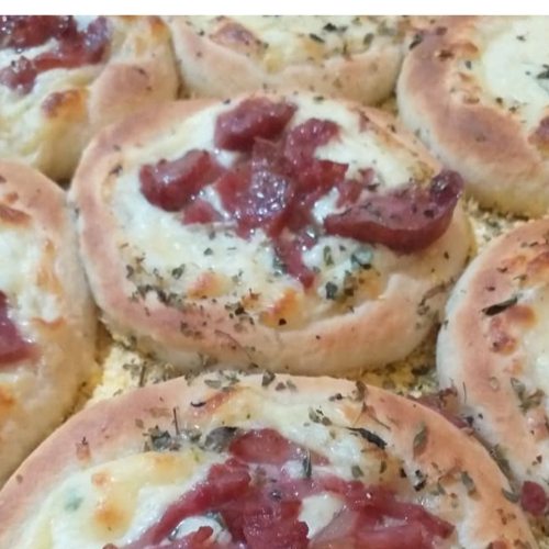 Muçarela, carne seca desfiada e catupiry