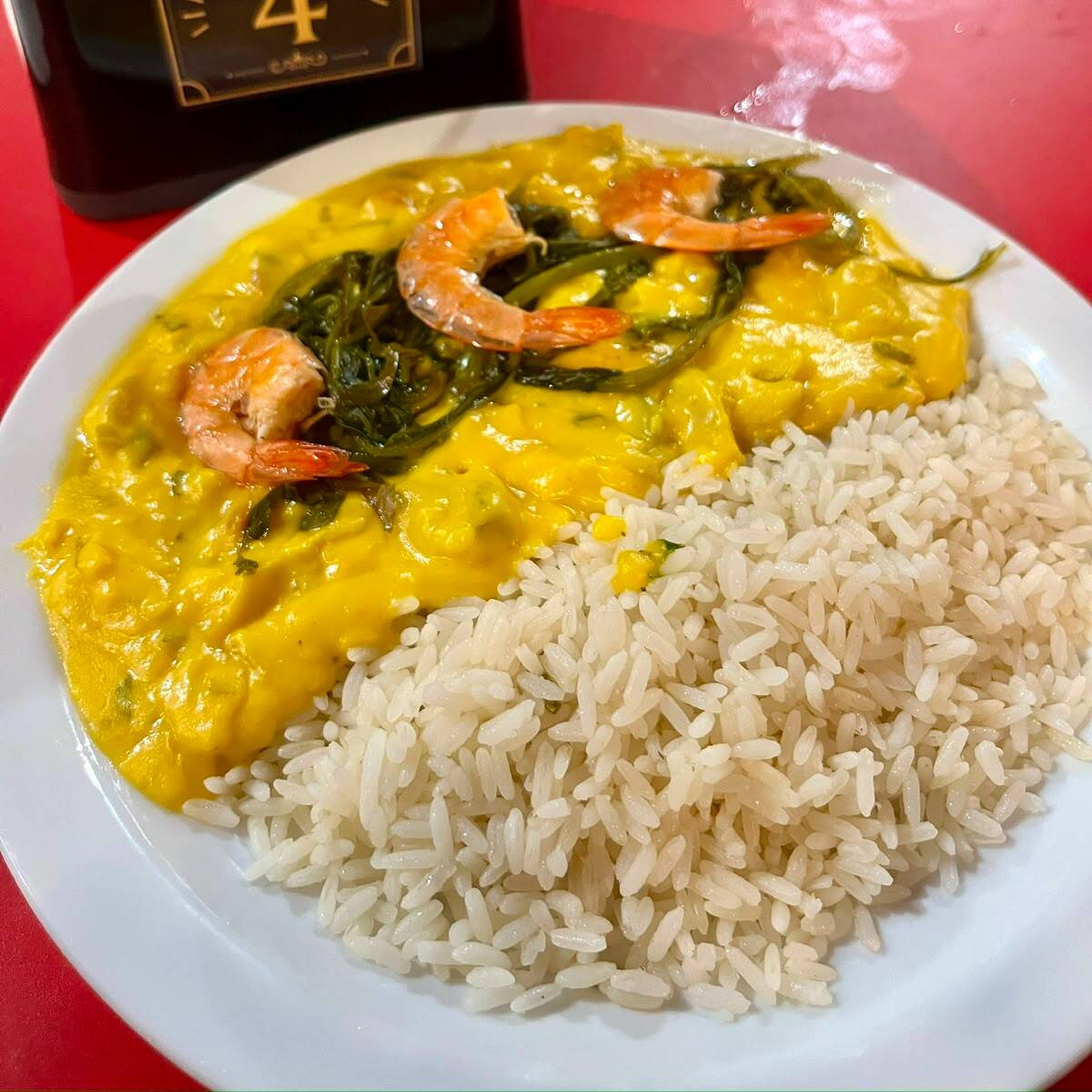 O clássico vatapá da nossa terra feito com camarão de qualidade, jambu e arroz branco.