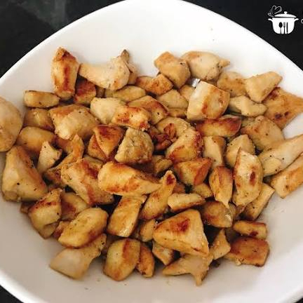 Acomp: arroz , farofa e salada.