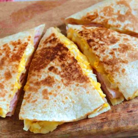 QUESADILLA DE HUEVO