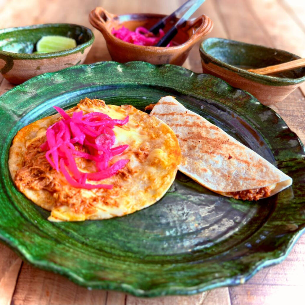 Orden de 2 Quesadillas de Cochinita