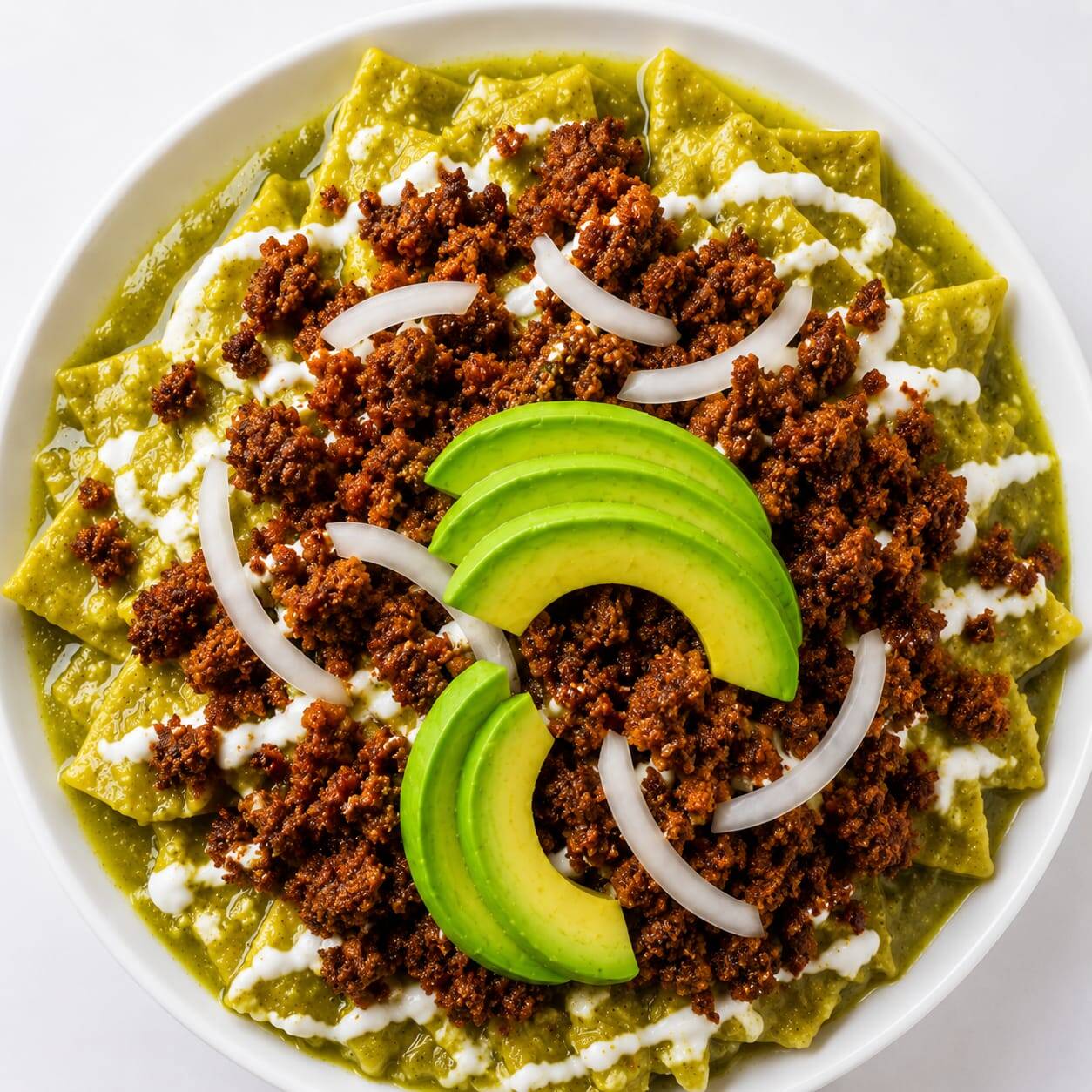 Chilaquiles Caseros con Salsa y Longaniza