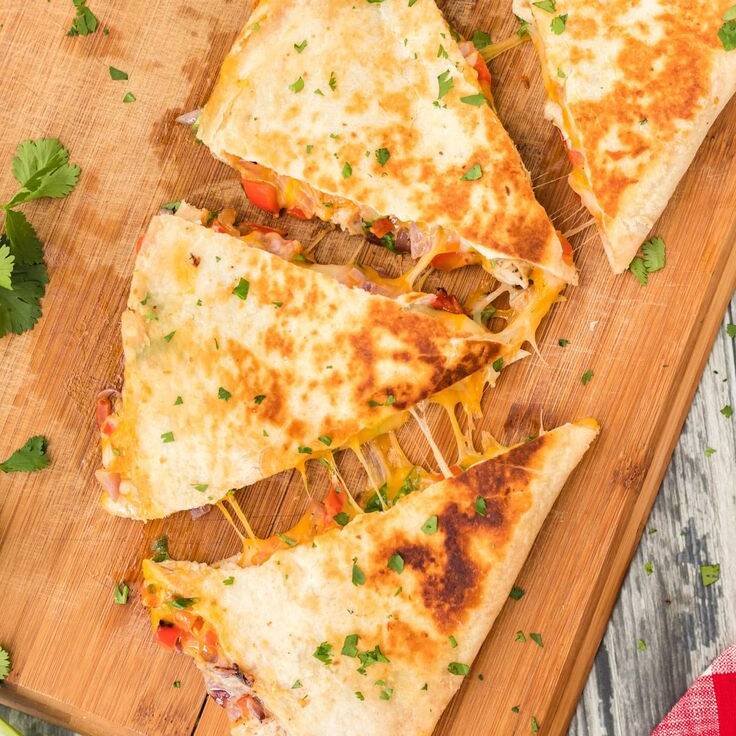 Quesadilla de Pollo + Bebida 250ml