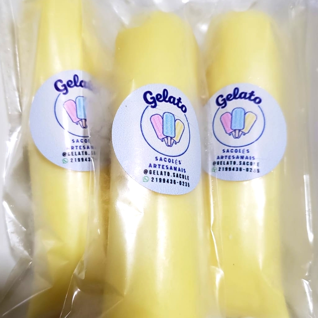 Cremoso, leve e irresistível! Nosso sacolé de chocolate branco Suflair tem um sabor suave e marcante, feito com Suflair de verdade para deixar cada mordida ainda mais gostosa.
