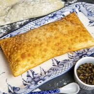 Carne, frango, catupiry, milho, ervilha, ovo, azeitona, presunto, queijo, calabresa, palmito e cheddar