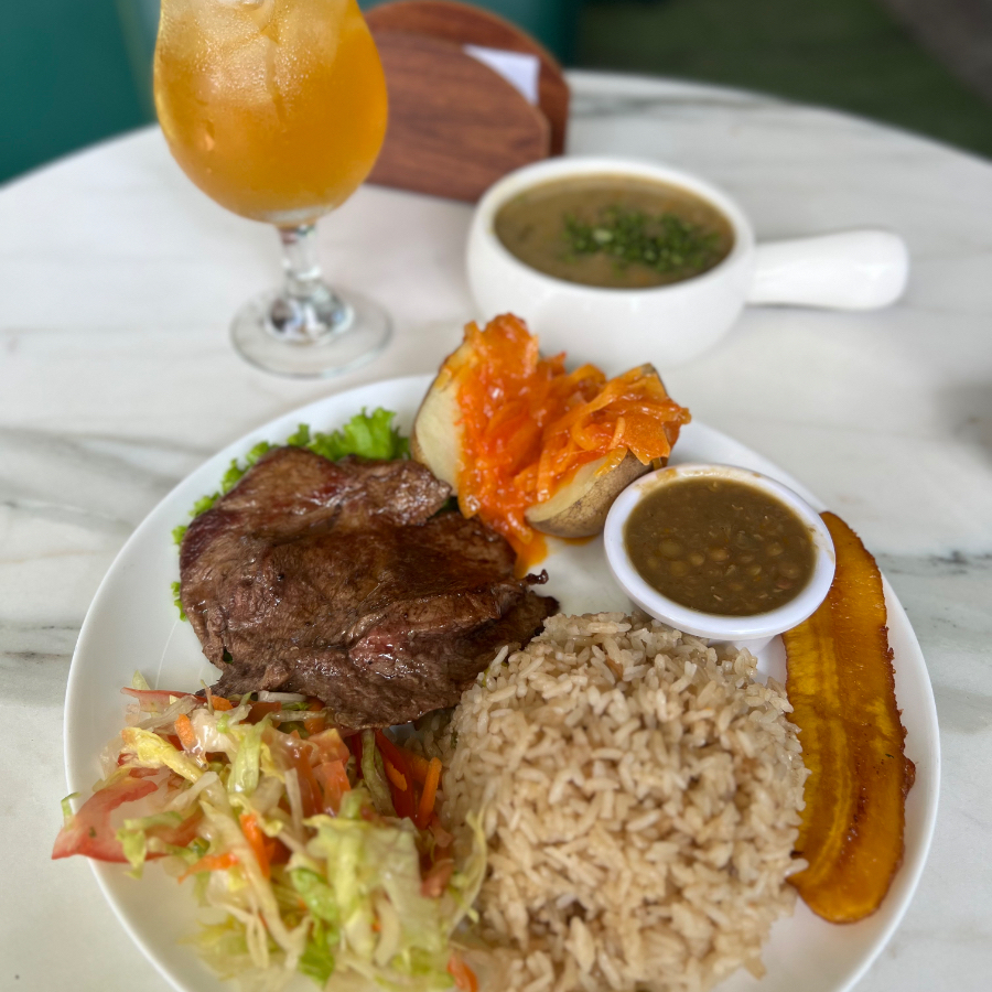 Ejecutivo Con Filete de Res.
