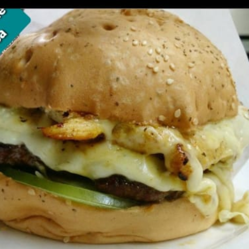 Hamburguesa de Pollo + Papas Francesas