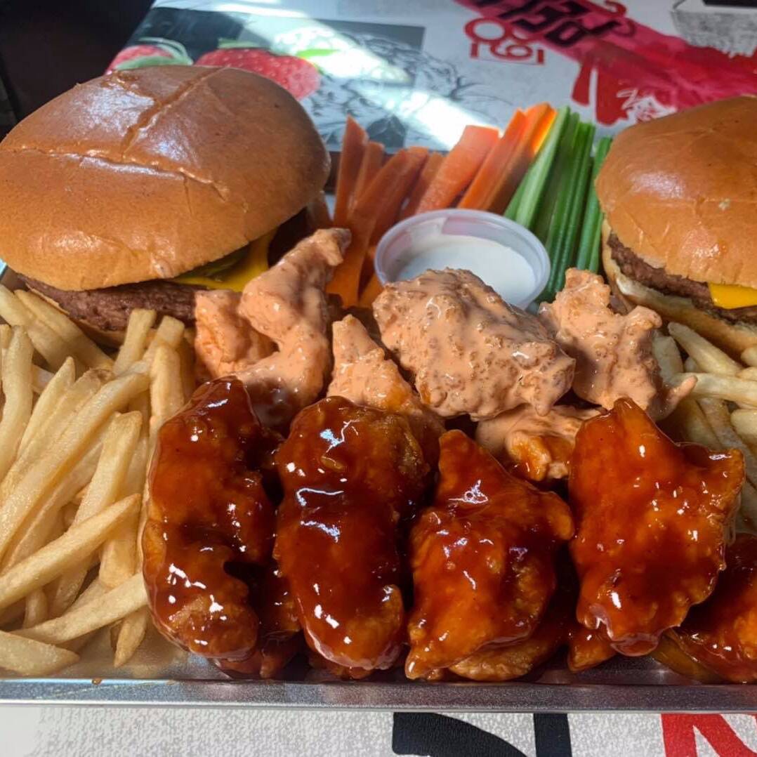 Combo 12 Boneneles + Hamburguesa con papas+ bebida