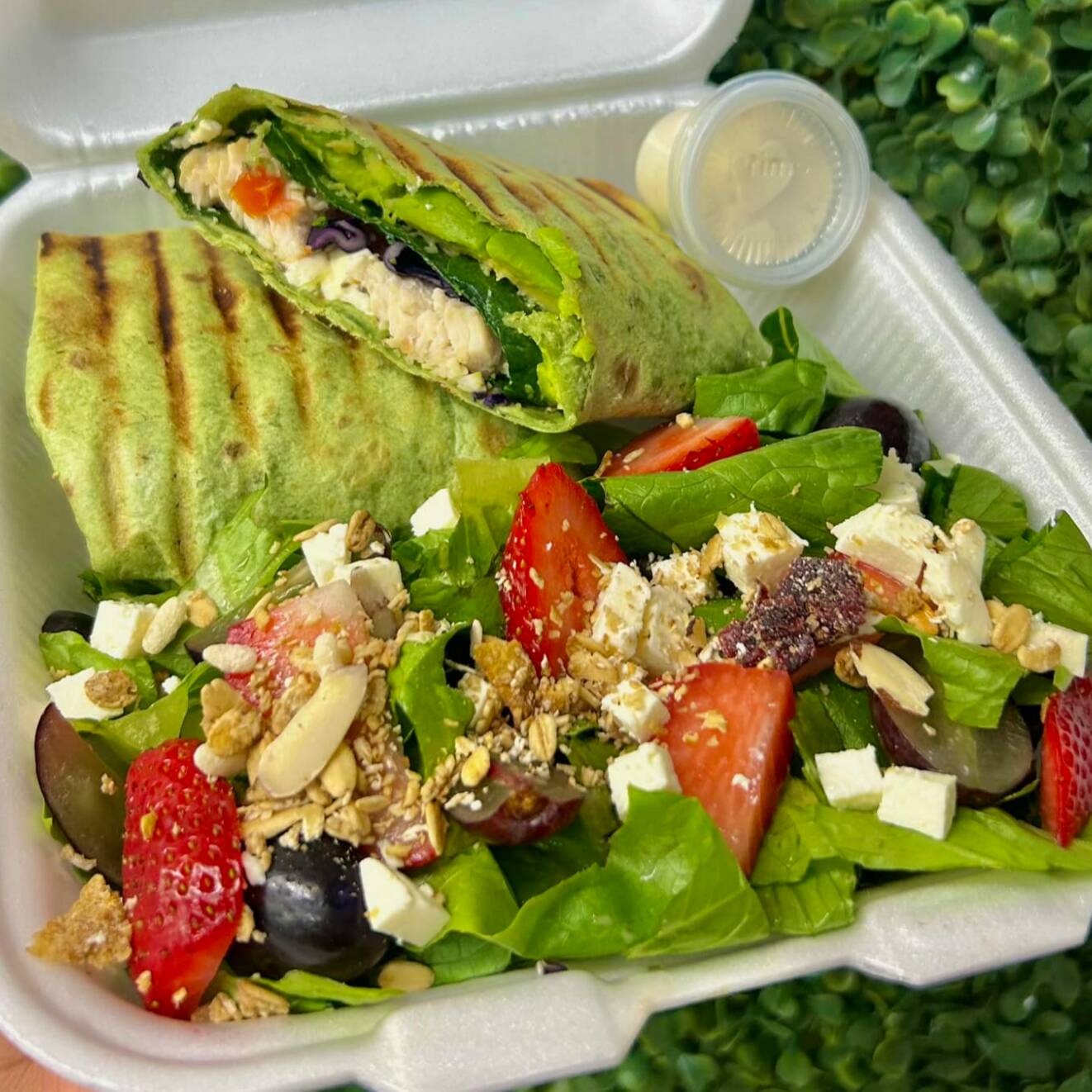 Wrap Espinaca + Agua del dia + Veggie chips