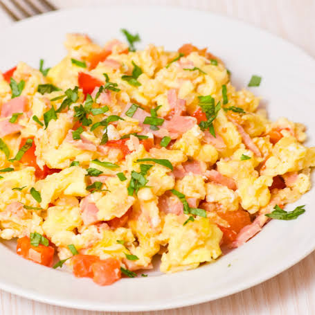 Huevos Revueltos con Jamón