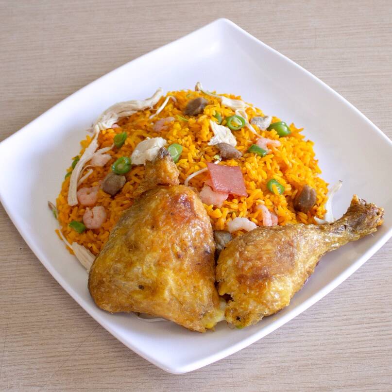 Arroz Valenciana + 1/2 Pollo Frito (Perniles)