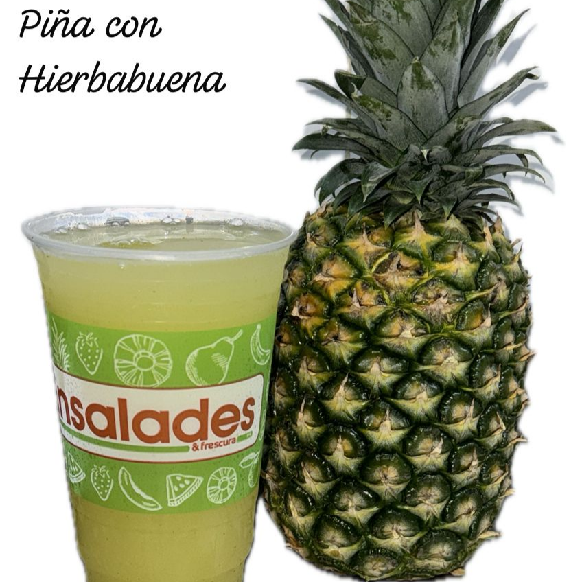 Agua de Piña con Hierbabuena